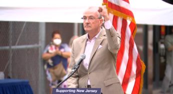 Murphy Says Only ‘Dramatic Outbreak’ Will Get Him to Soften Stance on Remote Instruction
